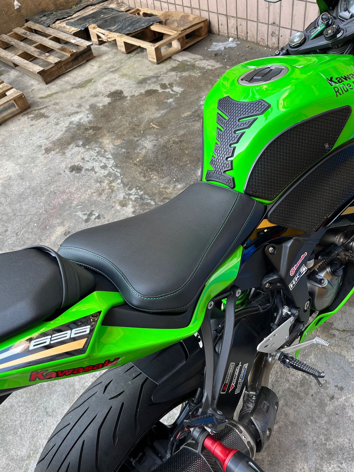 가와사키 닌자 ZX-6R 8
