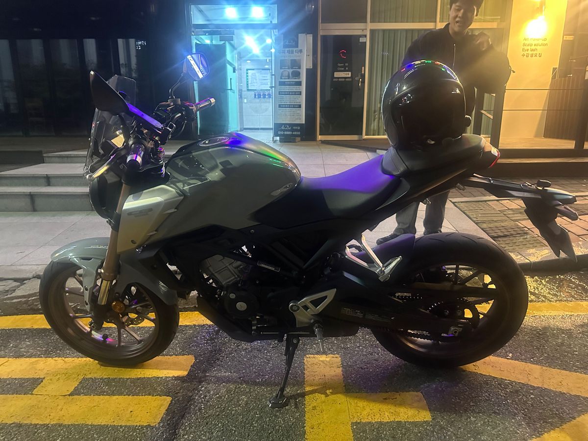 혼다 CB 125 R thumb 2