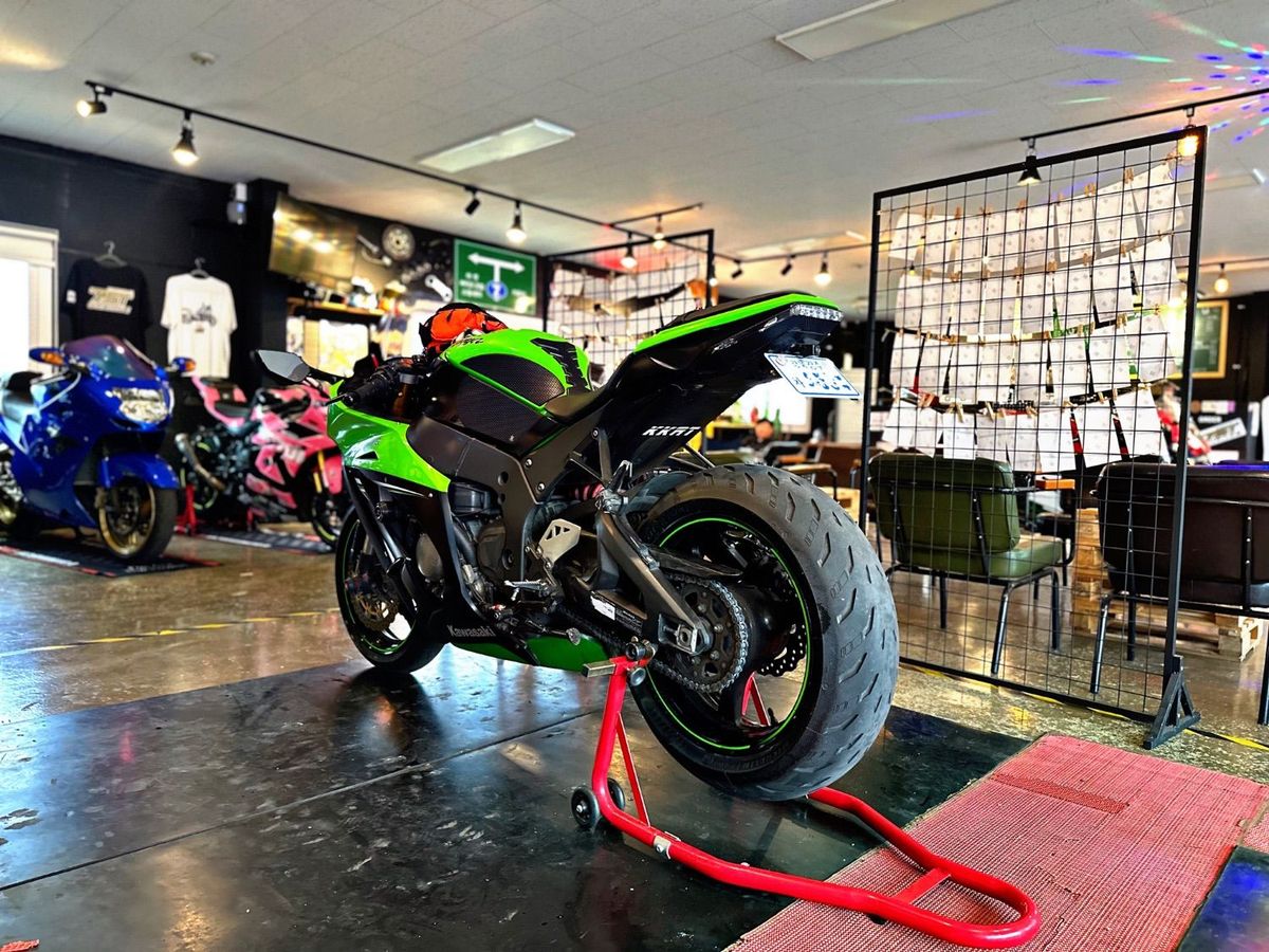 가와사키 닌자 ZX 10 R more