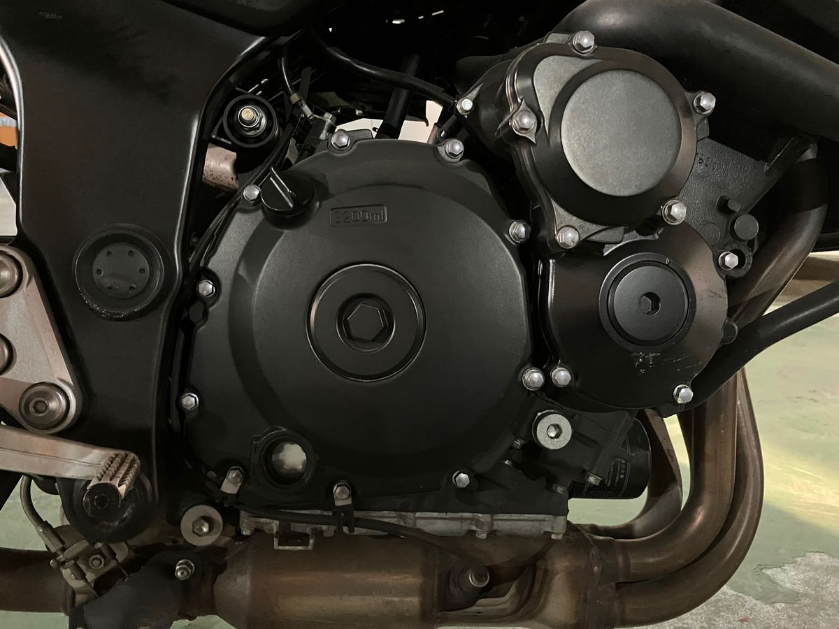 스즈키 GSR 750 A 7