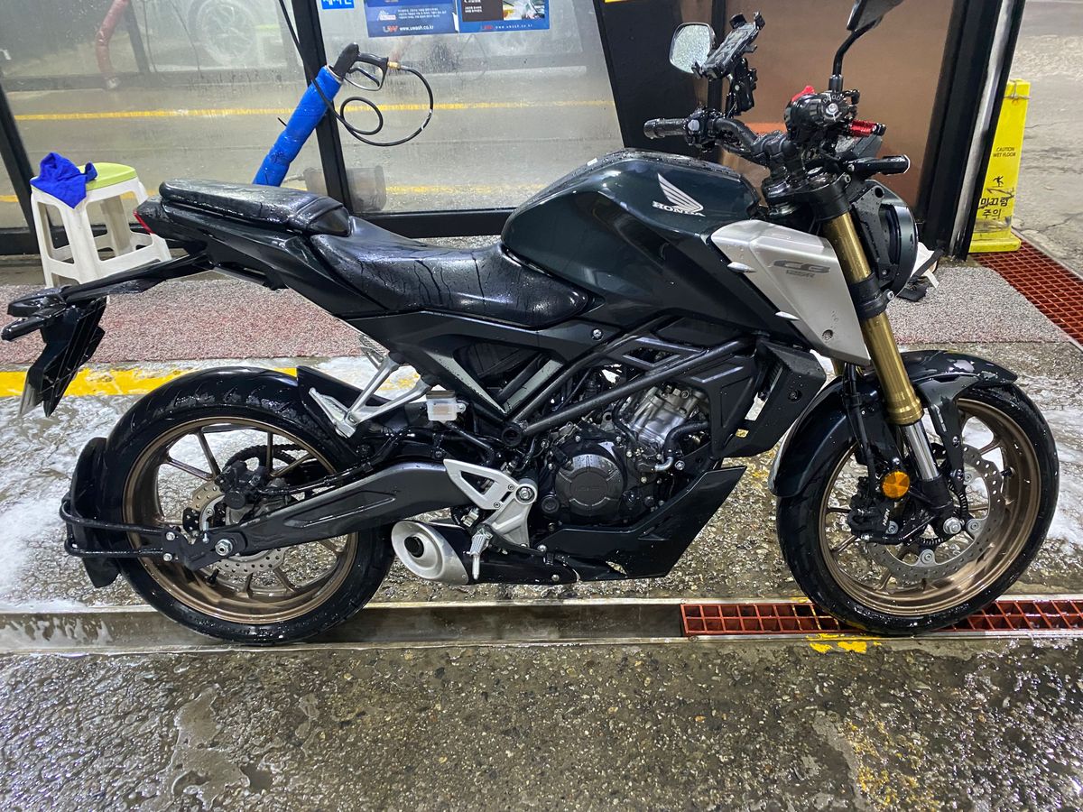 혼다 CB 125 R main