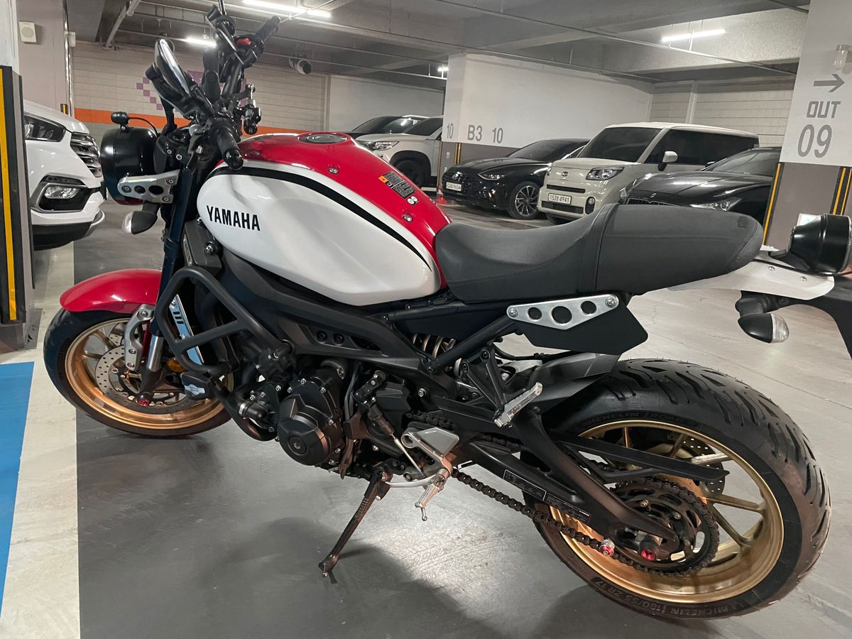 야마하 XSR 900 thumb 2