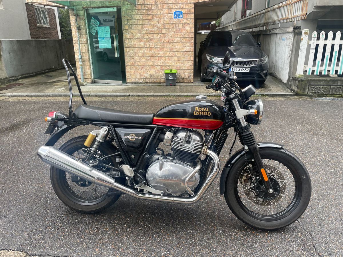 로얄엔필드 인터셉터 650 main