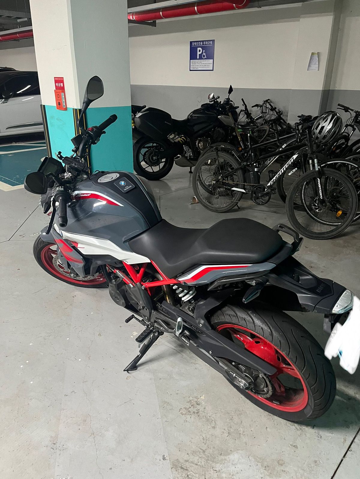 BMW G 310 R thumb 2