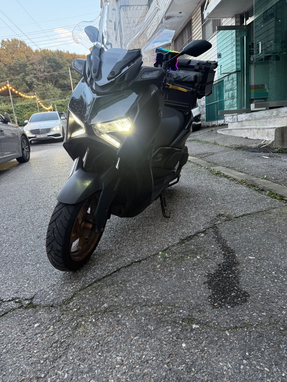 야마하 XMAX 300 ABS main