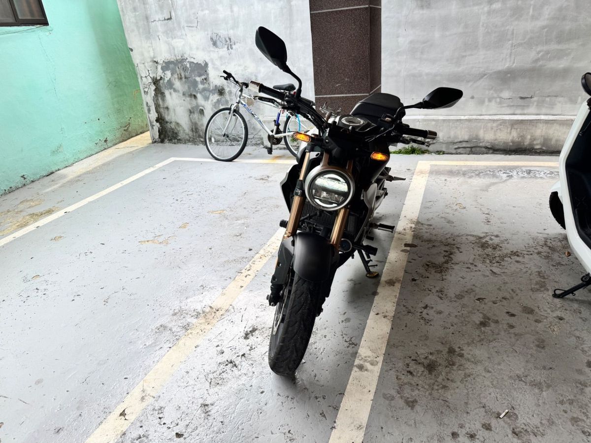 혼다 CB 300 R thumb 2