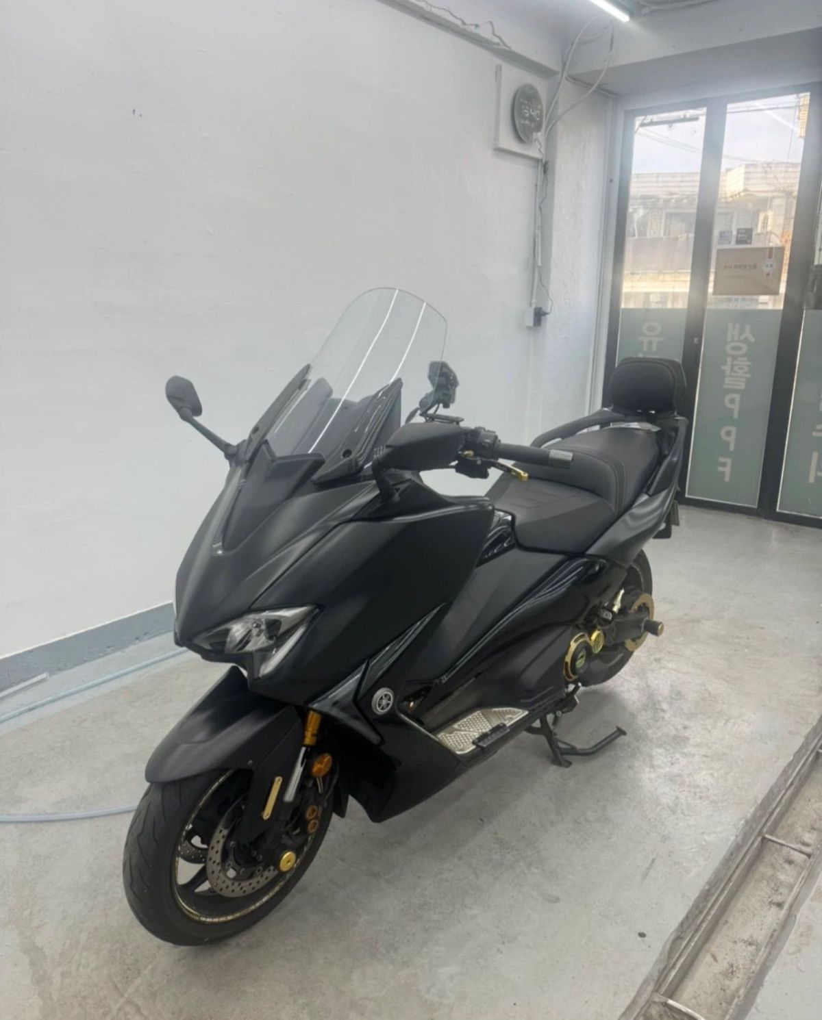 야마하 TMAX DX main