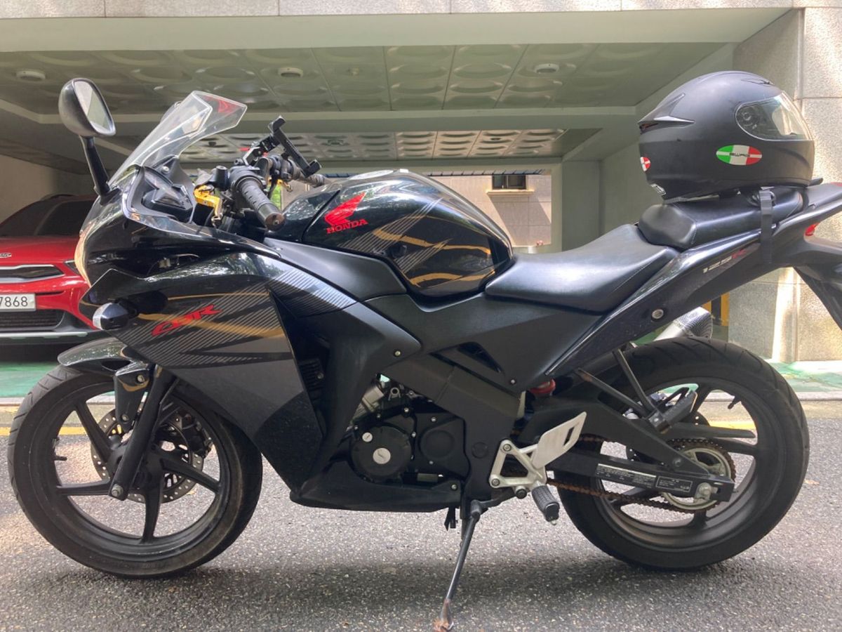 혼다 CBR 125 R main