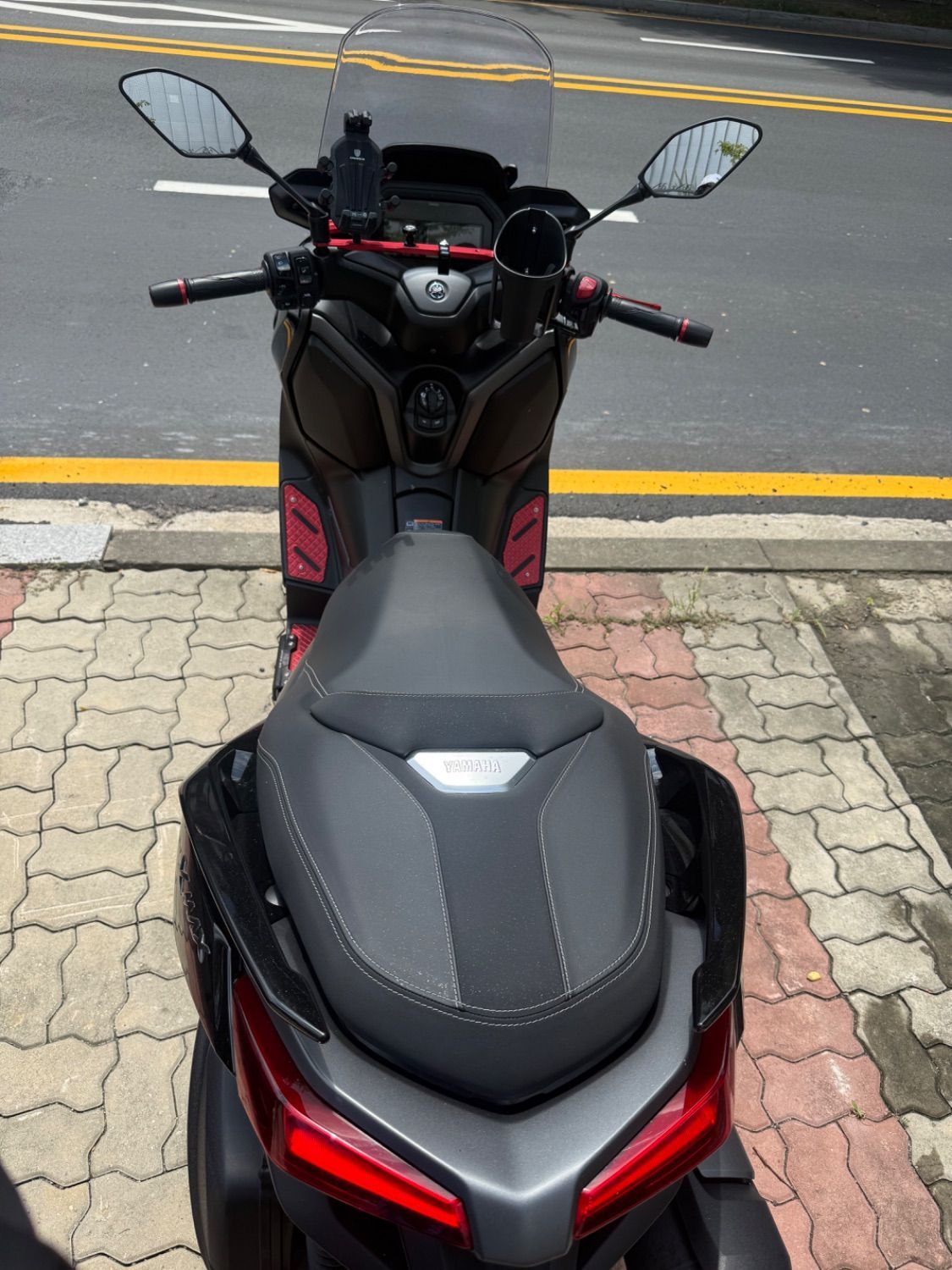 야마하 XMAX 300 ABS 8