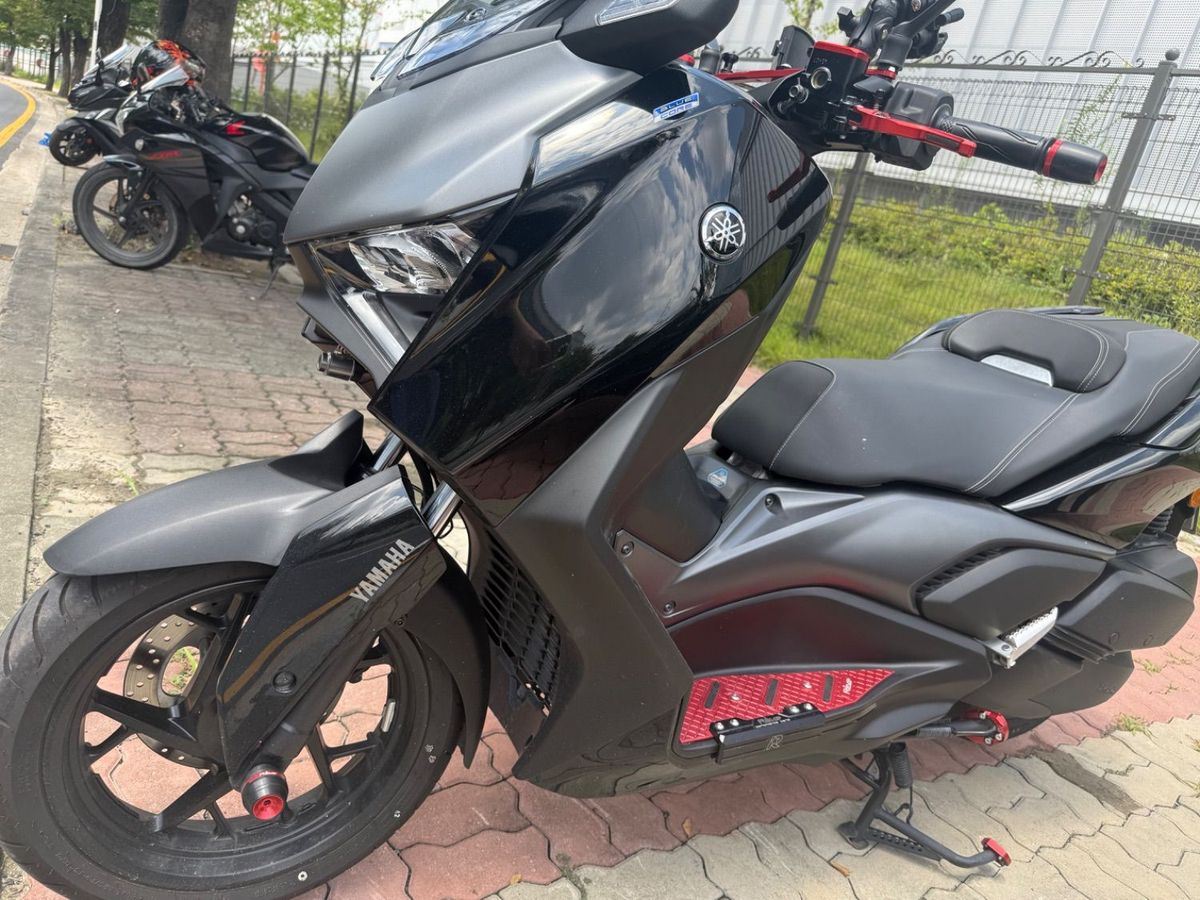 야마하 XMAX 300 ABS 4