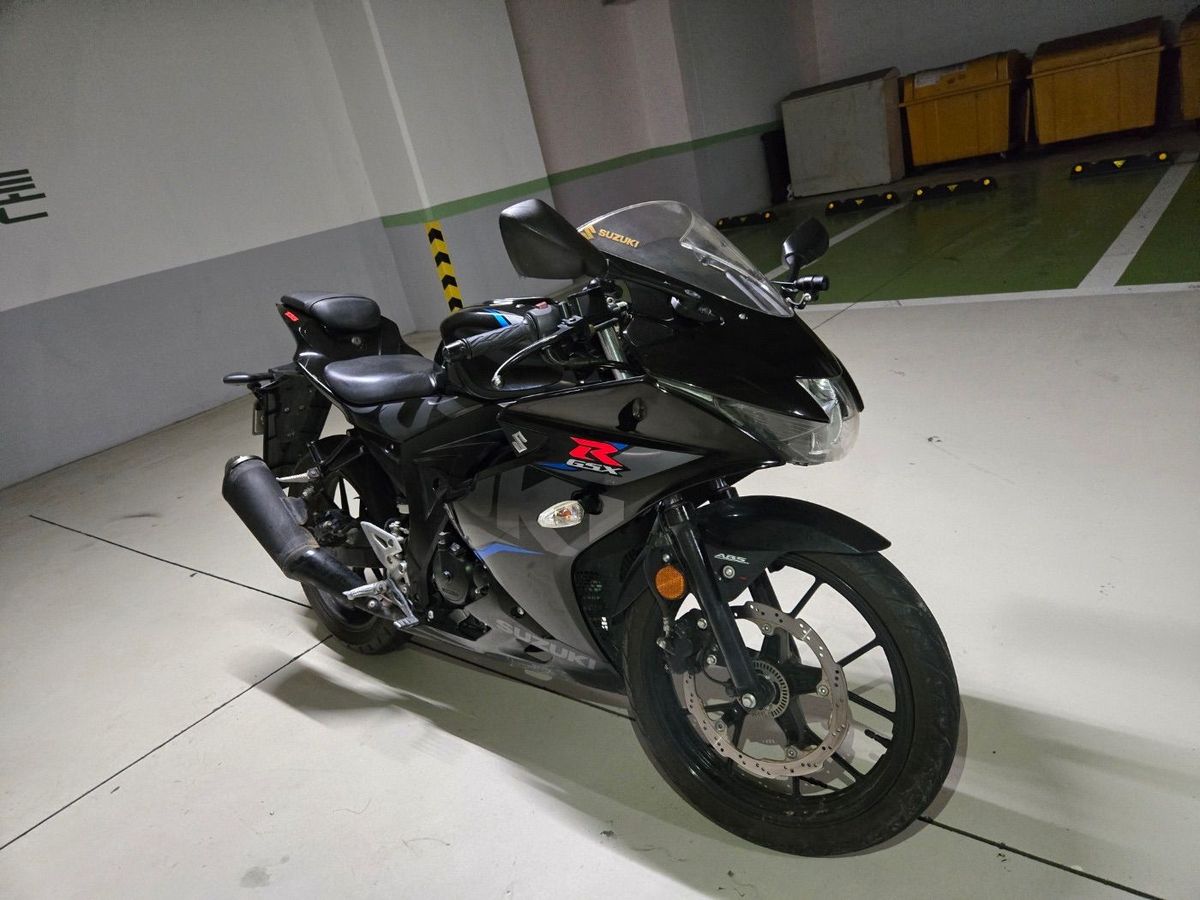 스즈키 GSX R 125 ABS 4