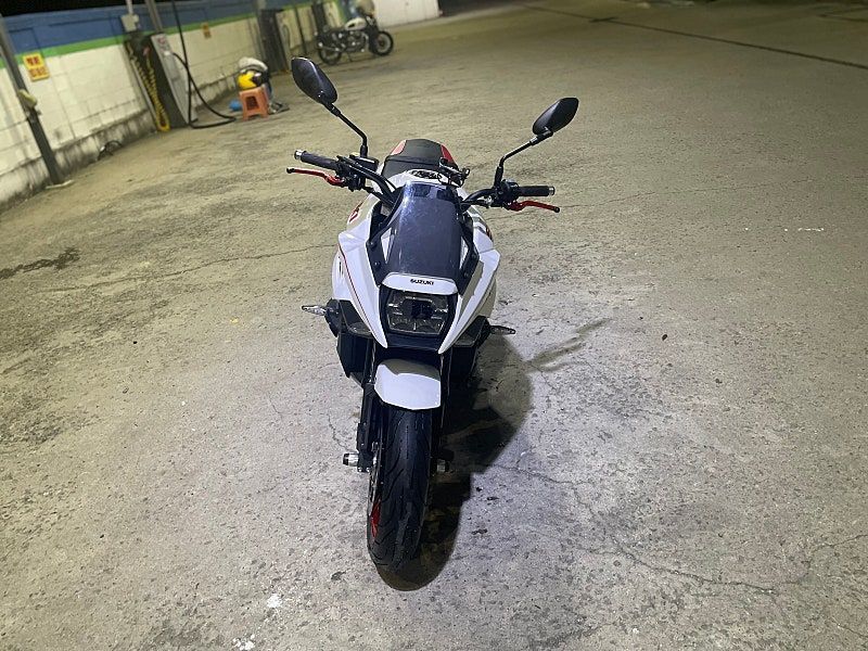 스즈키 카타나 1000 6