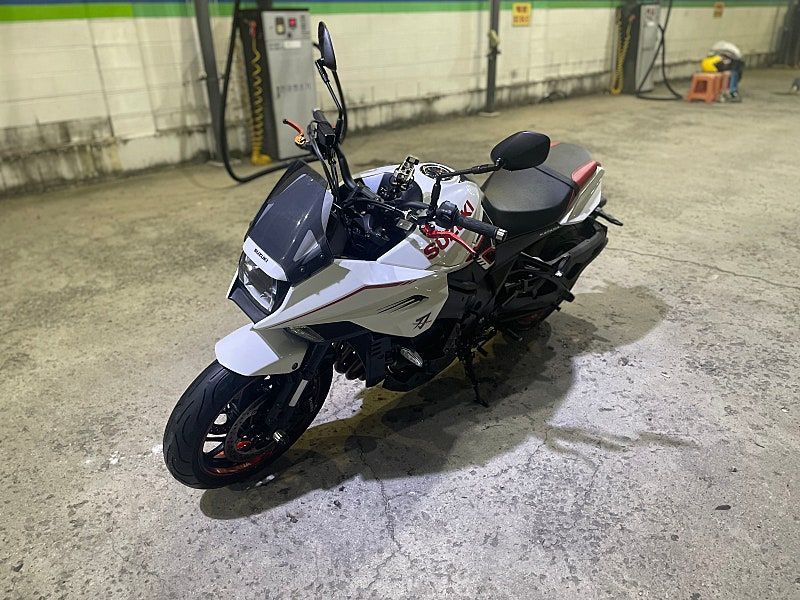 스즈키 카타나 1000 8
