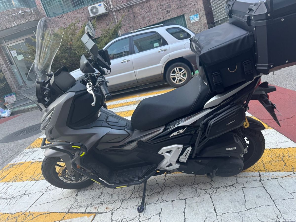 기타 ADV 125 more
