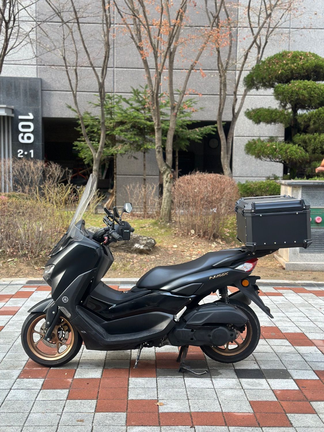 야마하 NMAX 125 more