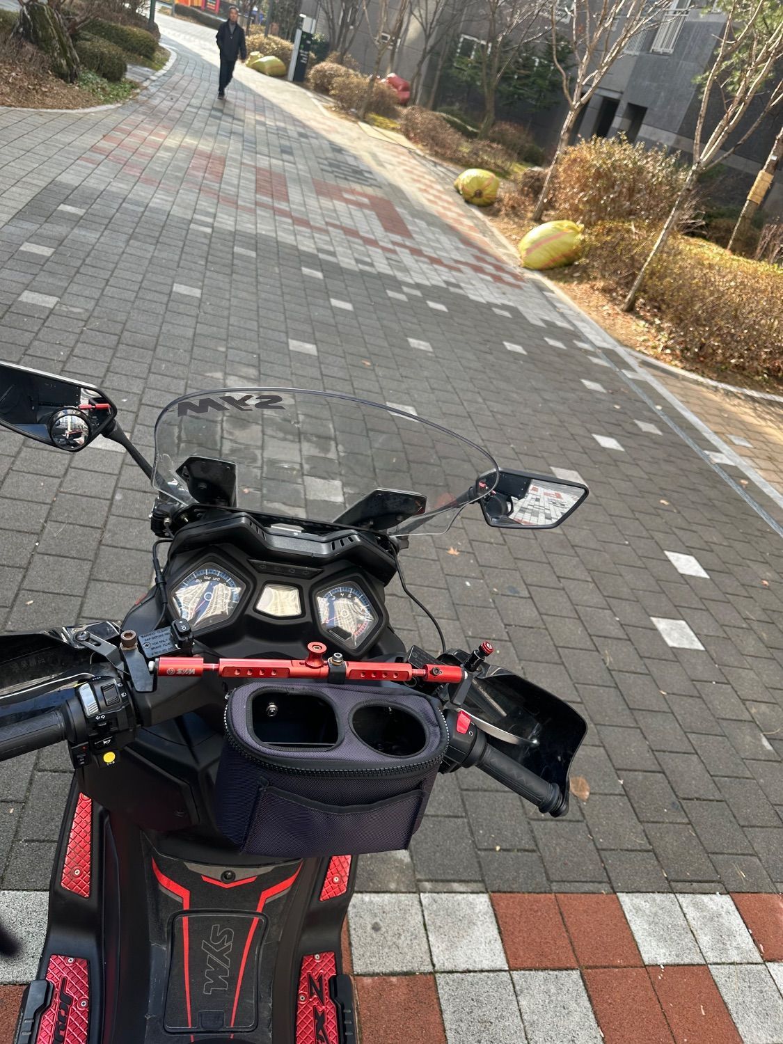 SYM 조이맥스 Z 300 플러스 ABS 9
