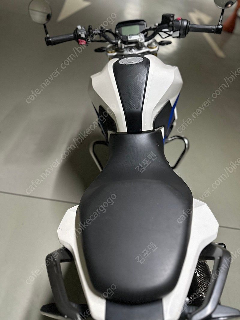 BMW G 310 R 15