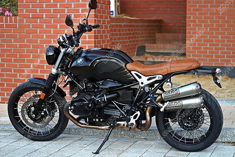 BMW R nine T 스크램블러 main