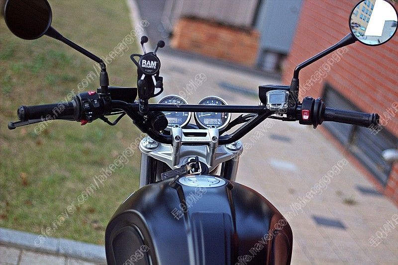 BMW R nine T 스크램블러 thumb 2