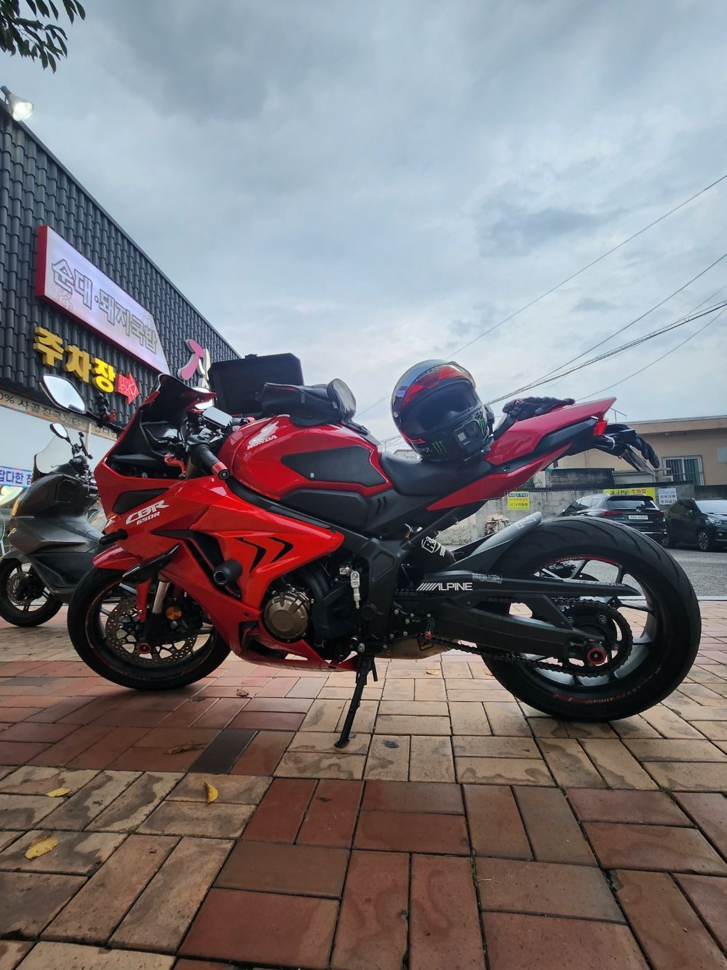 혼다 CBR 650 R MT thumb 2