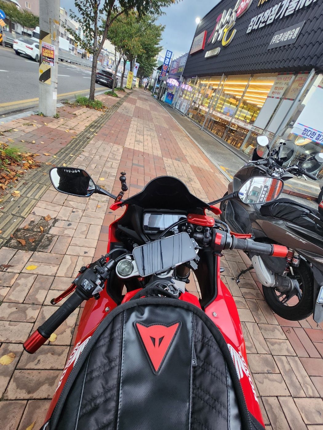 혼다 CBR 650 R MT more
