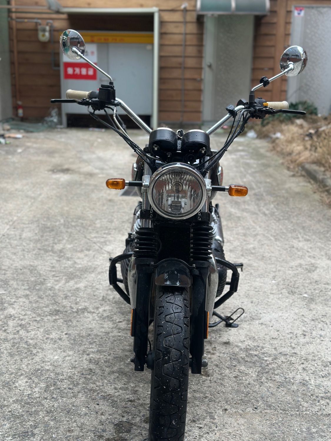 로얄엔필드 인터셉터 650 main