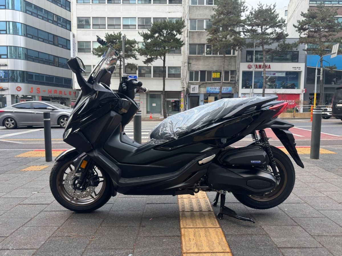 혼다 포르자 350 main