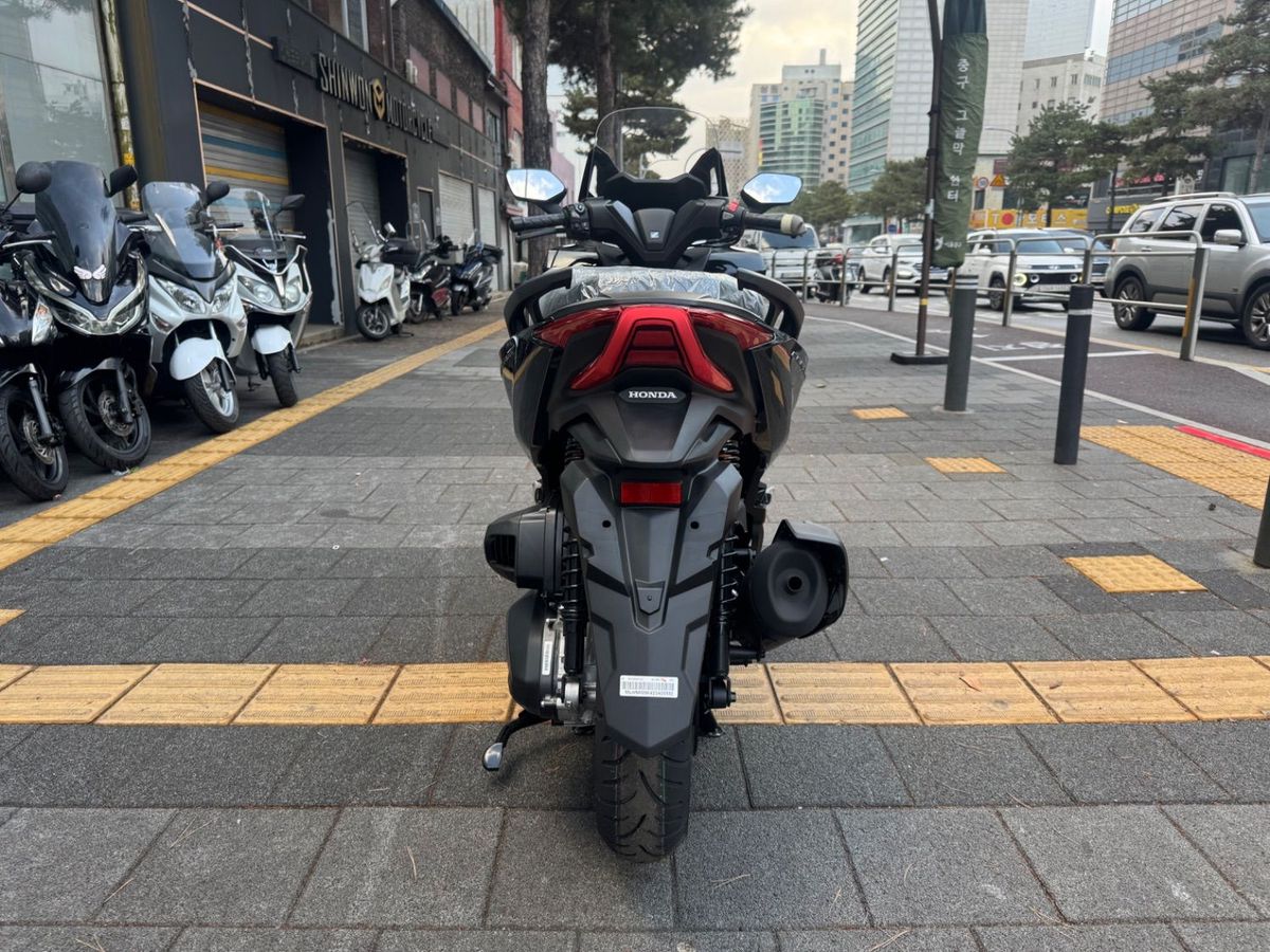 혼다 포르자 350 13
