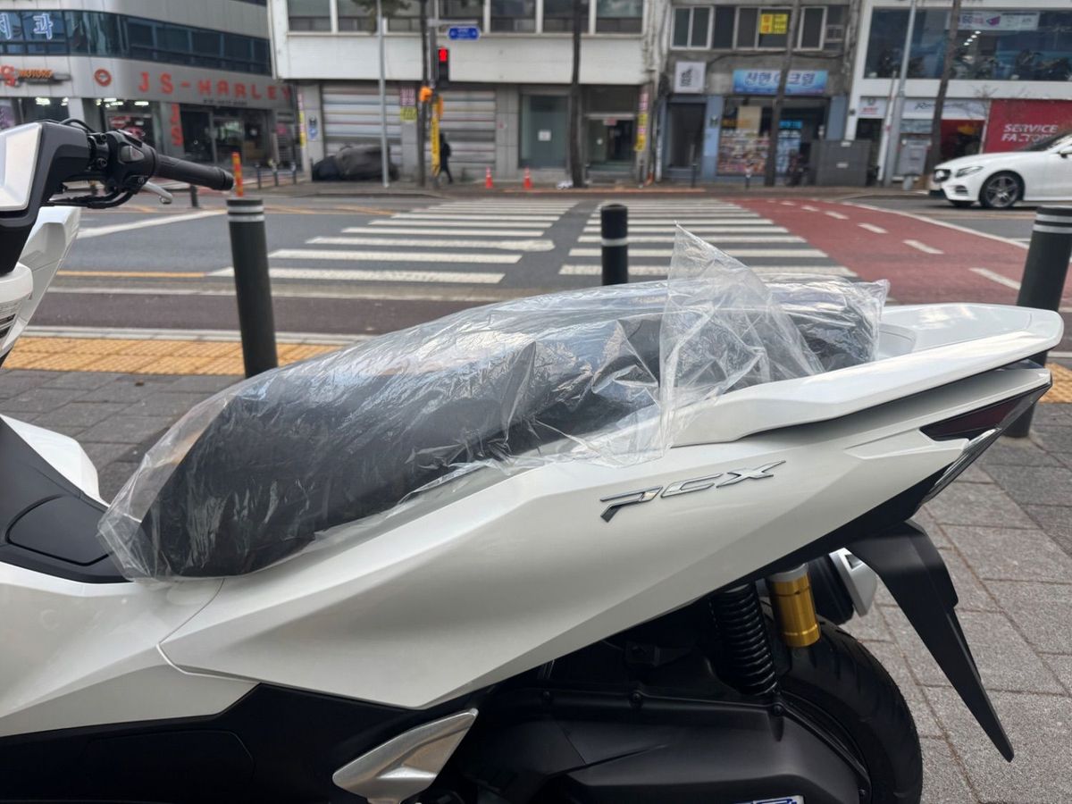 혼다 PCX 125 more