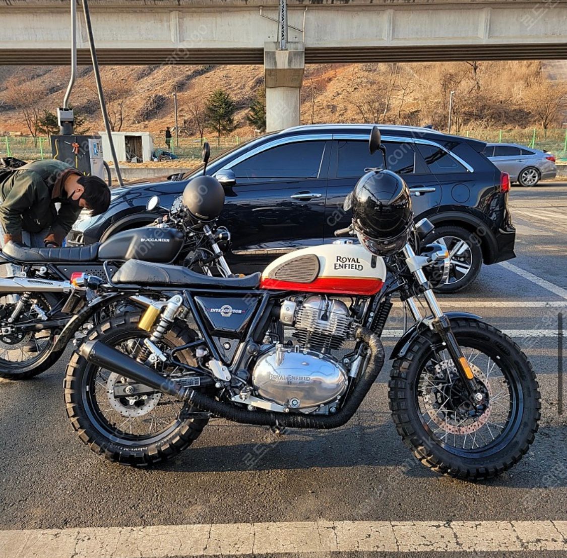 로얄엔필드 인터셉터 650 main