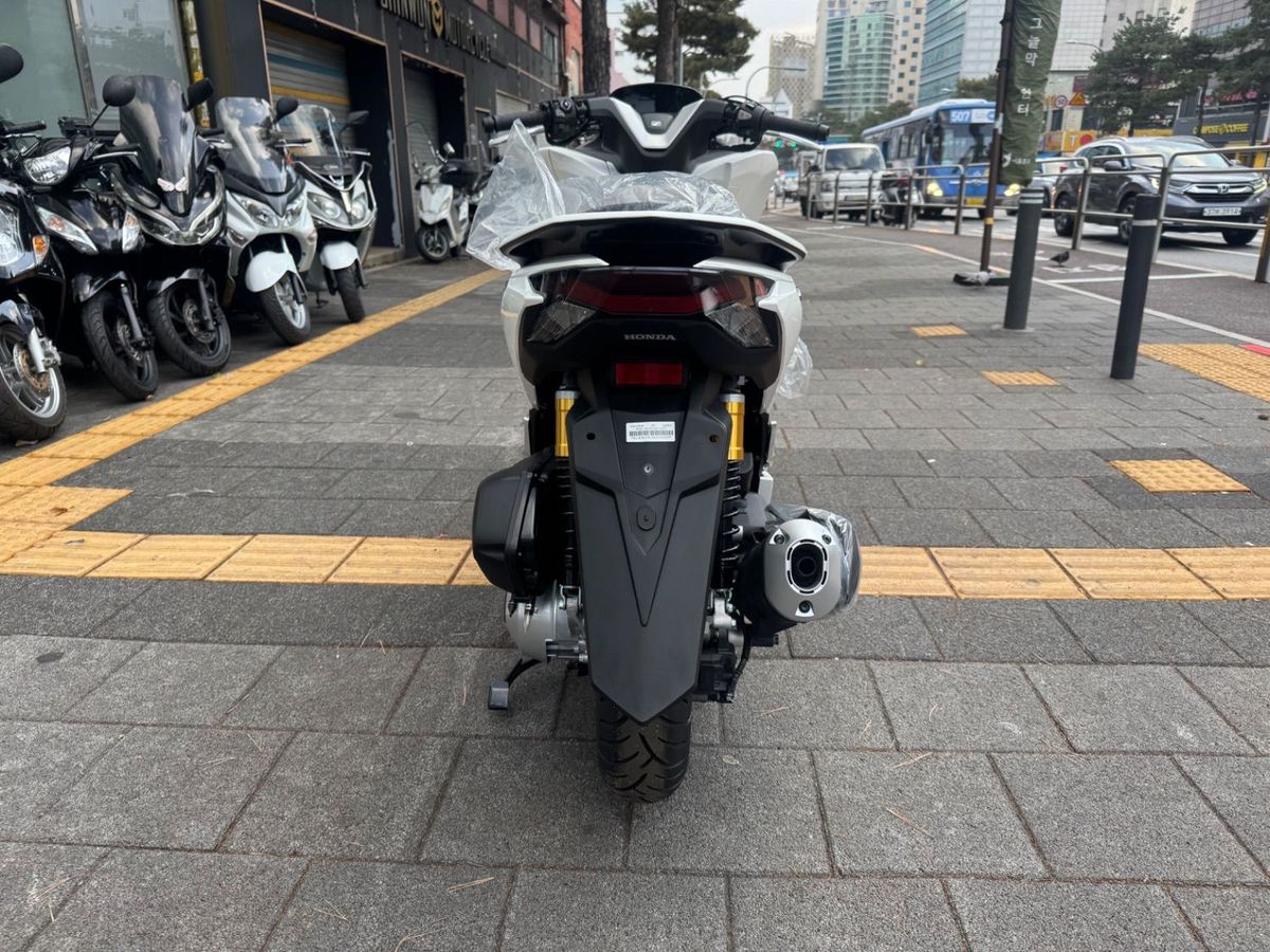 혼다 PCX 125 11
