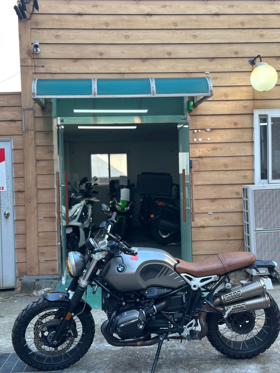 BMW R nine T 스크램블러 more