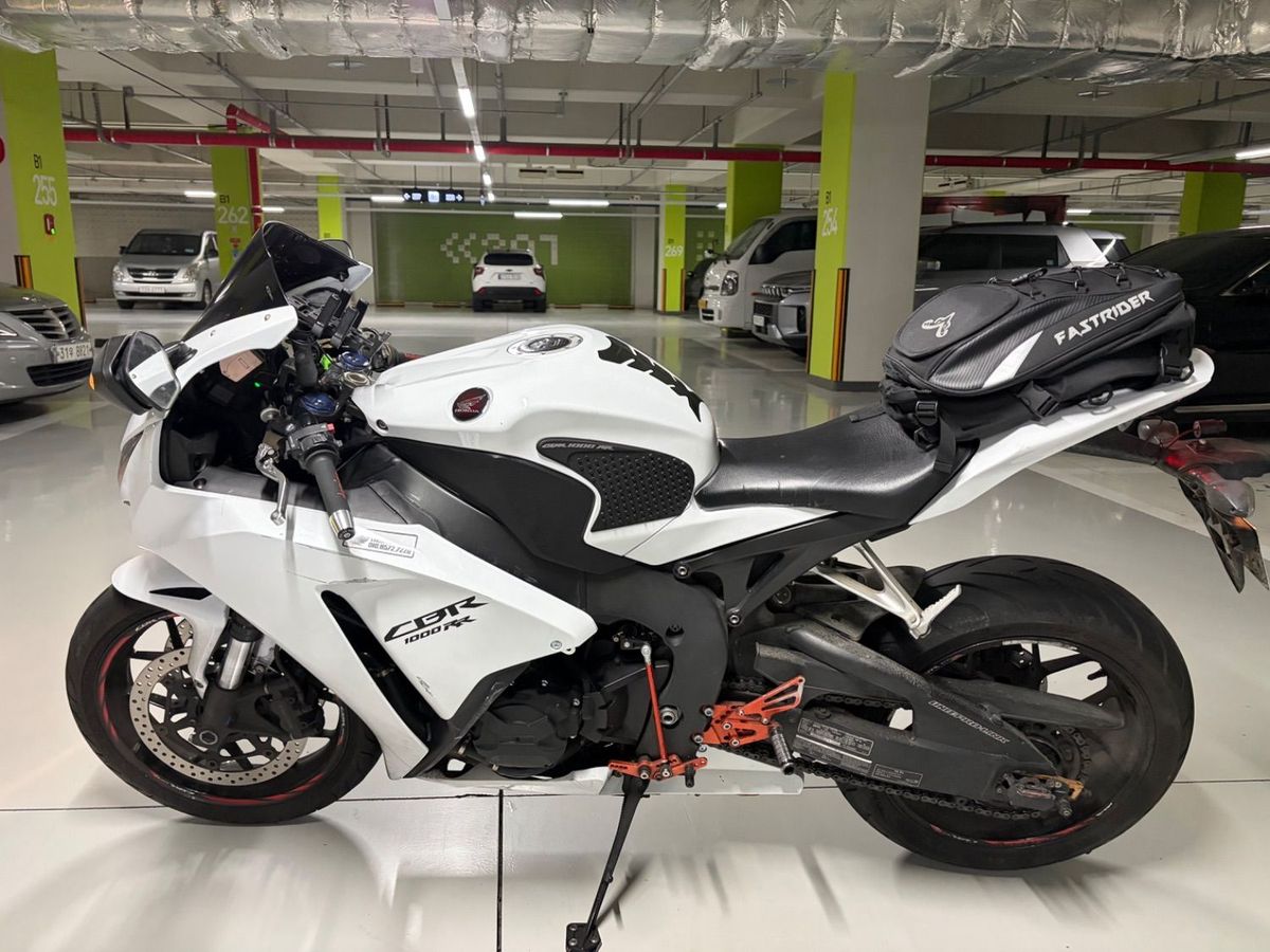 혼다 CBR 1000 RR 8