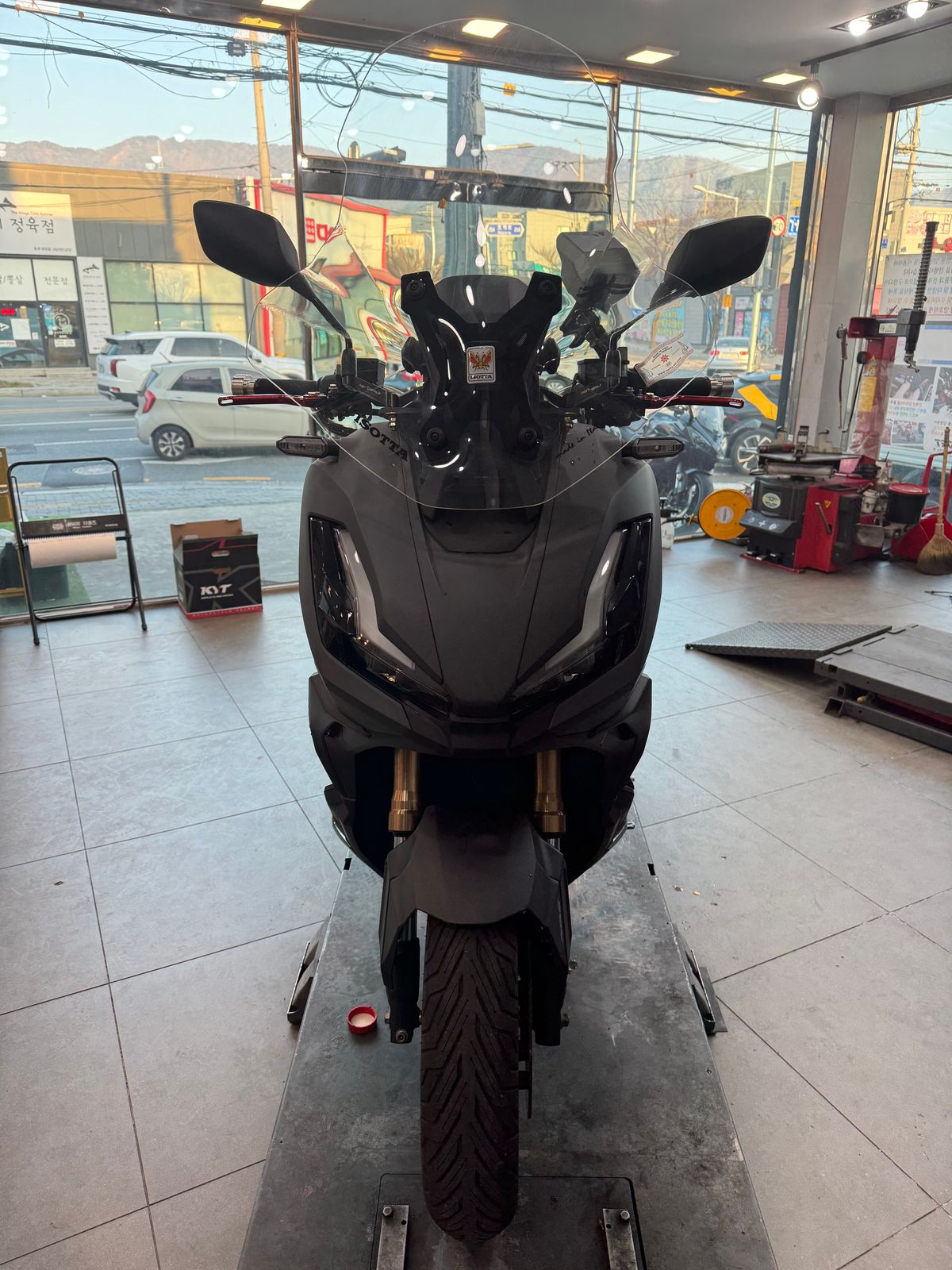 혼다 ADV 350 main
