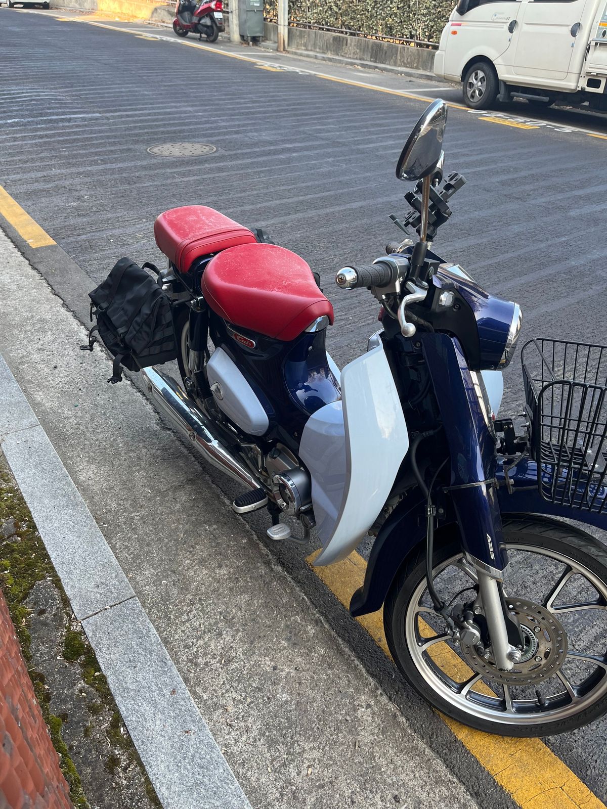 혼다 C 125 main