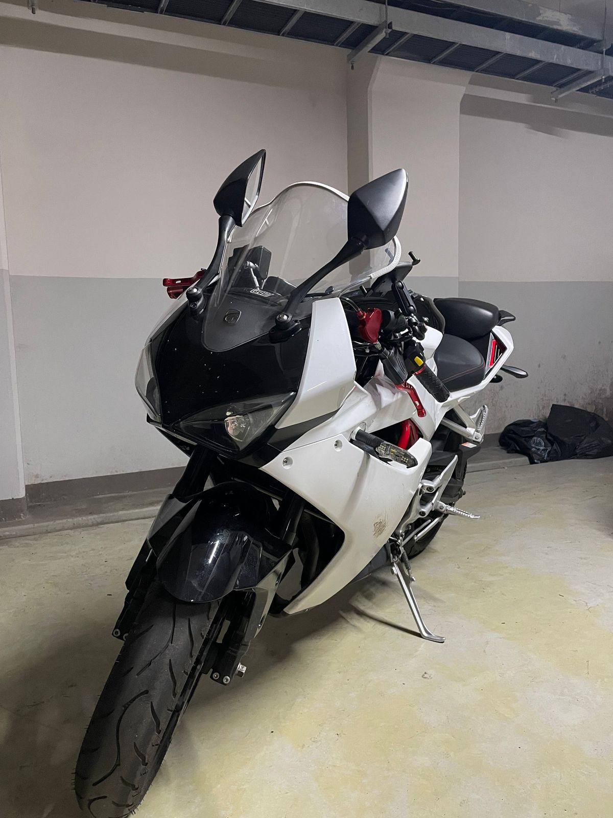 KR모터스 엑시브 250 R more