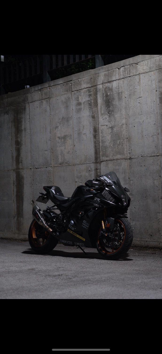 스즈키 GSX R 1000 R 블랙 에디션 main