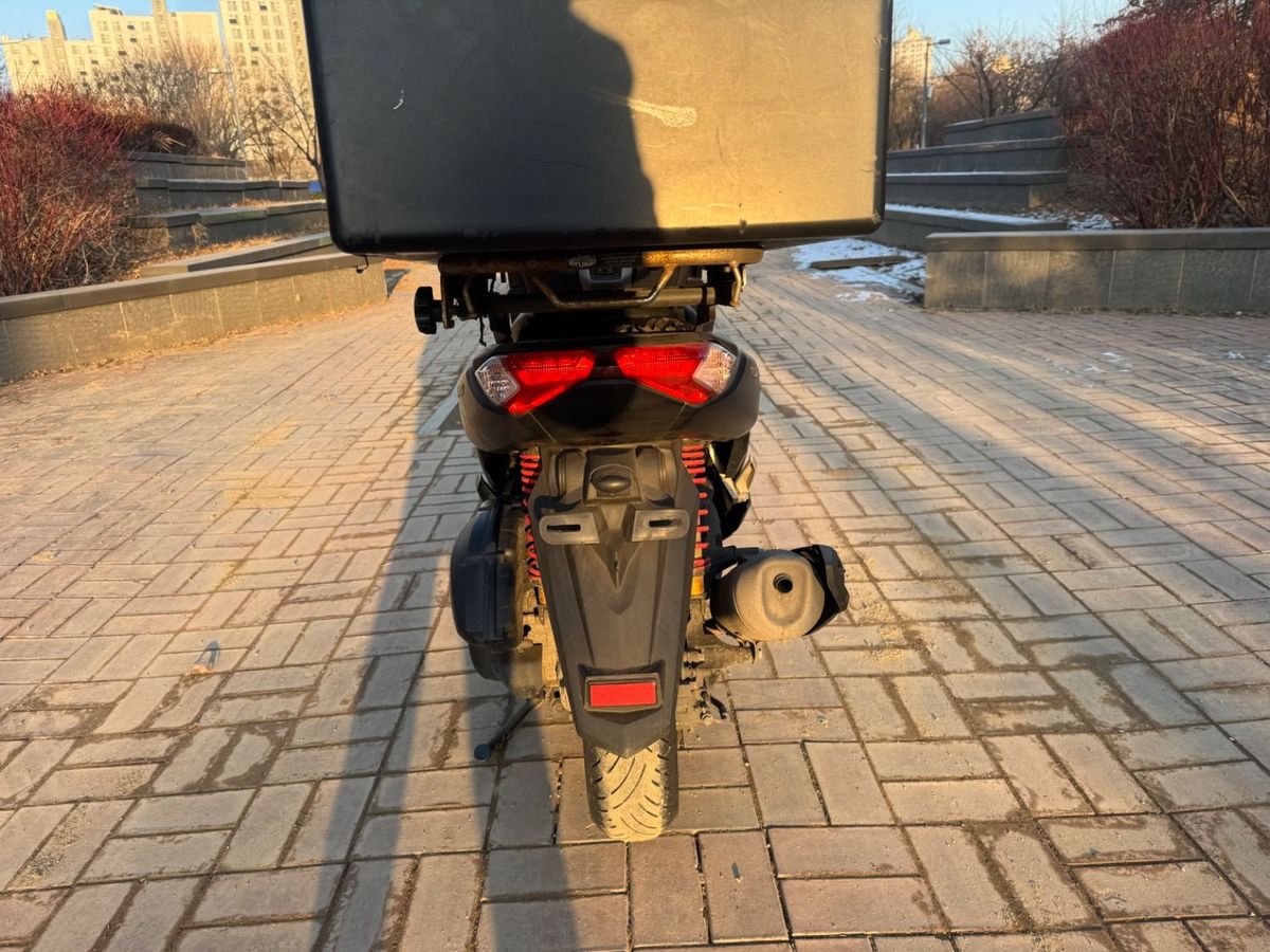 야마하 NMAX 125 7
