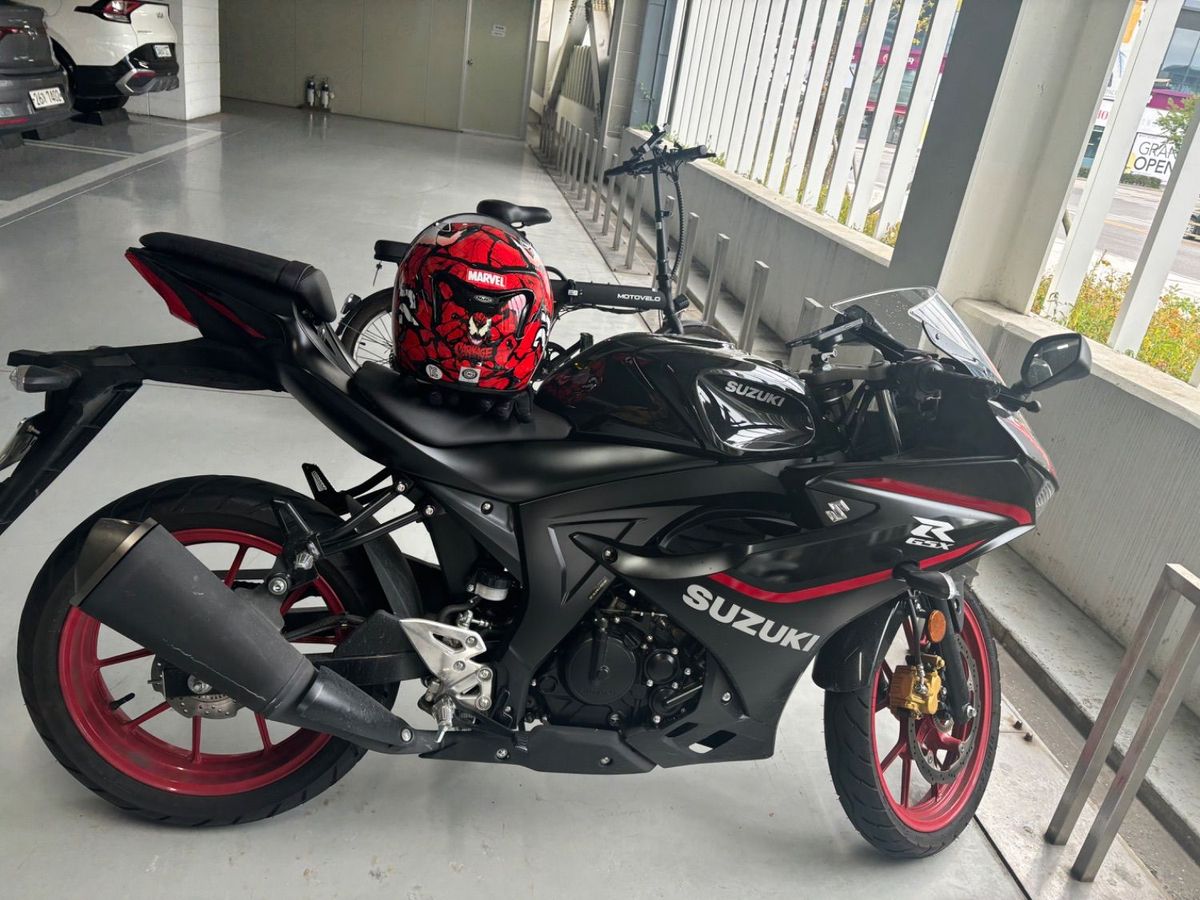스즈키 GSX R 125 ABS main