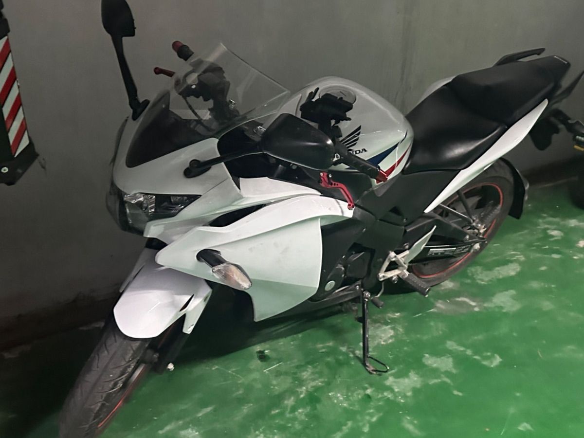 혼다 CBR 125 R main