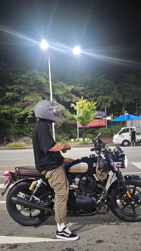로얄엔필드 인터셉터 650 more