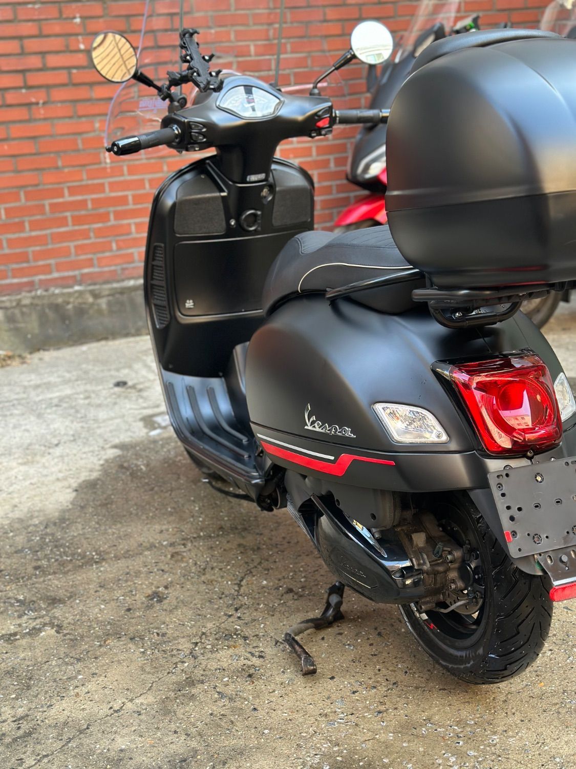 베스파 GTS 300 슈퍼스포츠 4