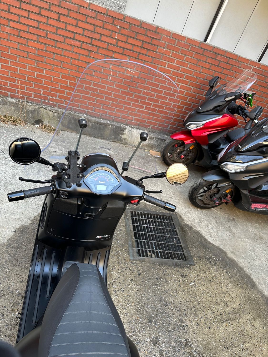 베스파 GTS 300 슈퍼스포츠 9