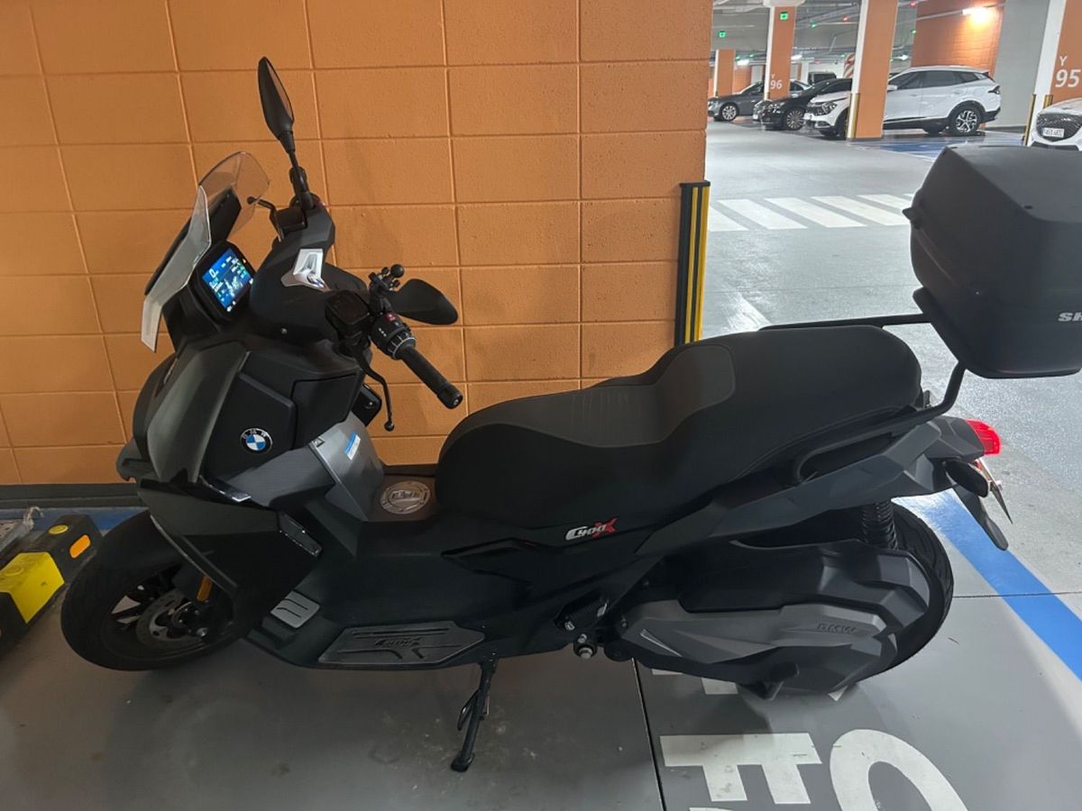 BMW C 400 X main