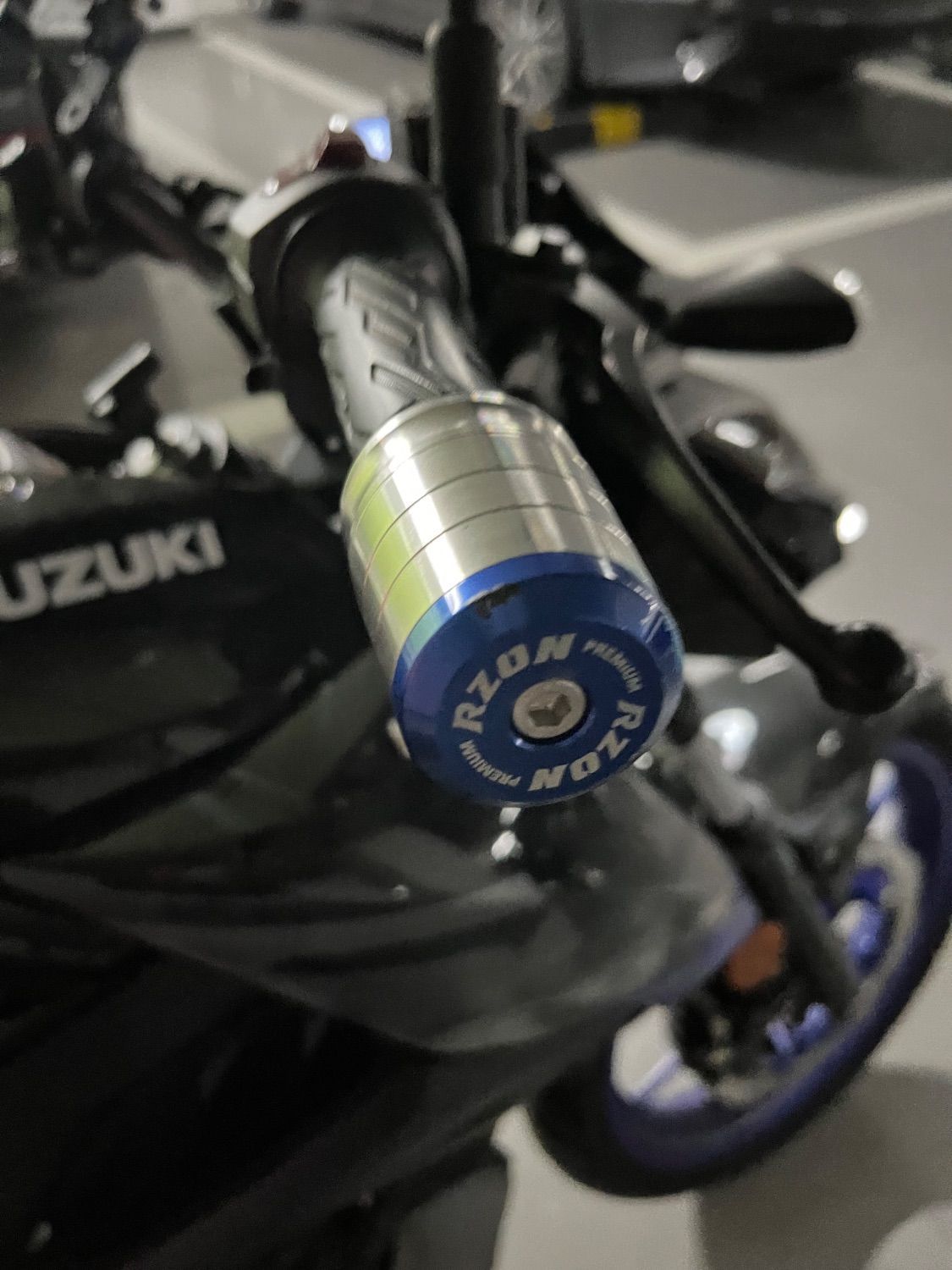 스즈키 GSX S 125 more
