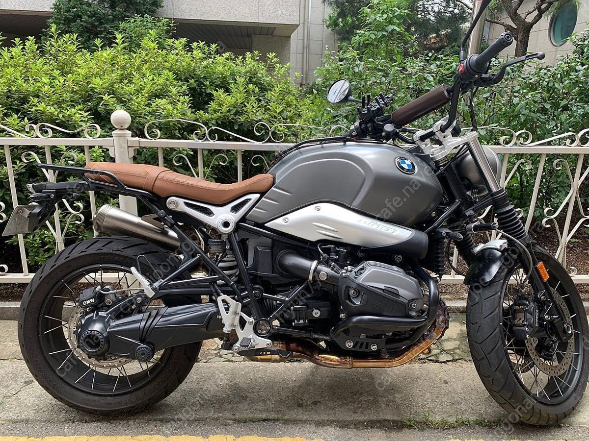 BMW R nine T 스크램블러 main