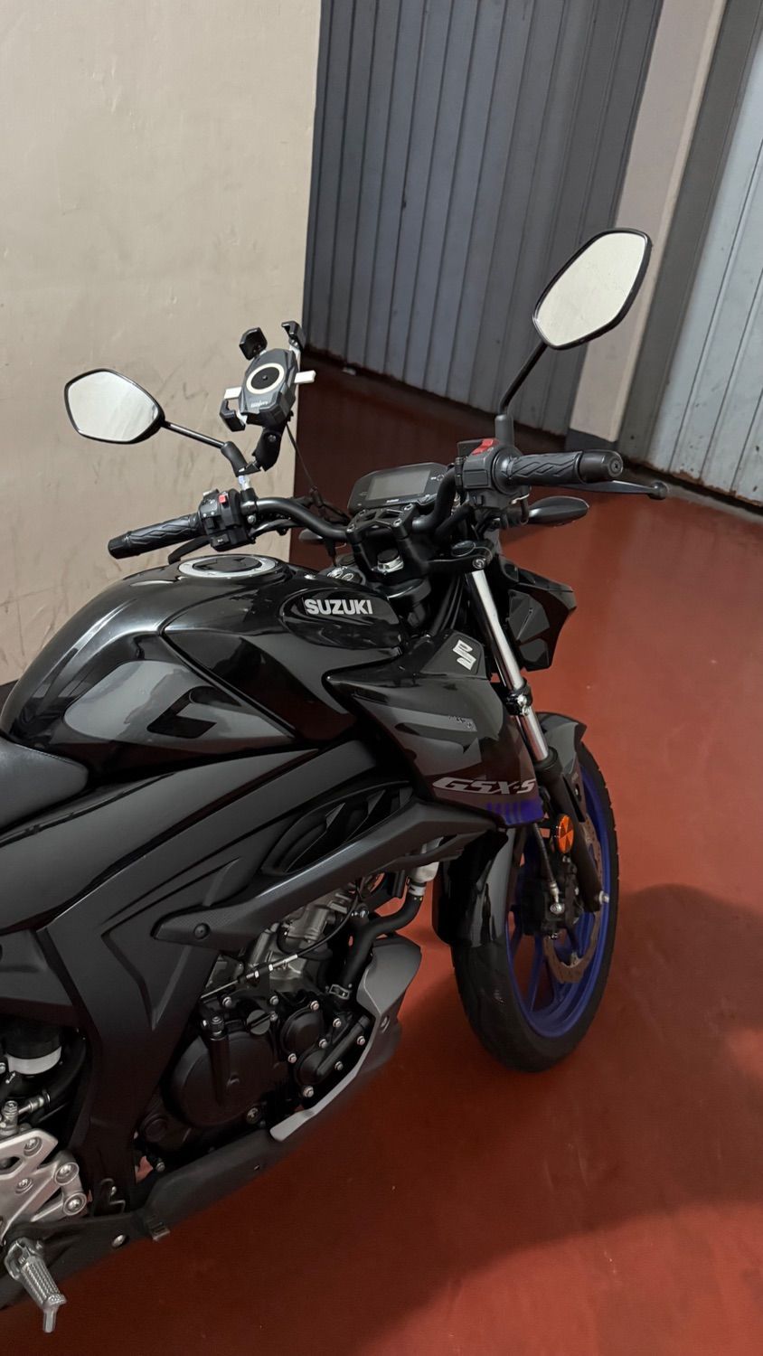 스즈키 GSX S 125 9