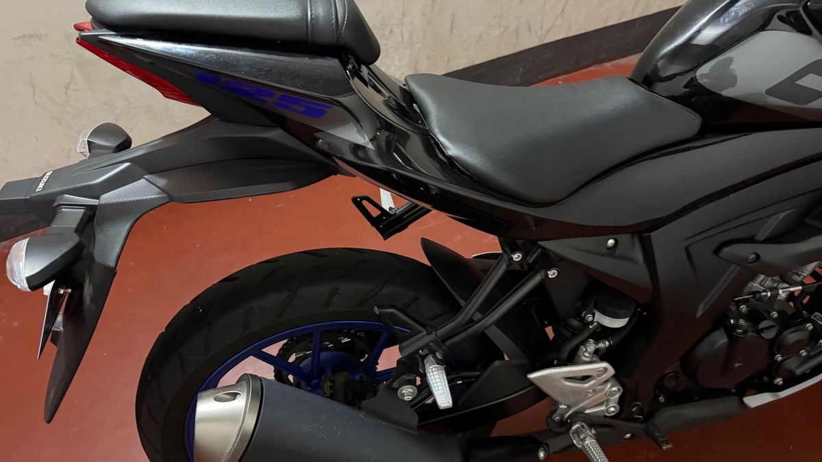 스즈키 GSX S 125 4