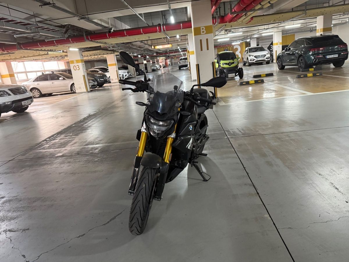 BMW G 310 R main