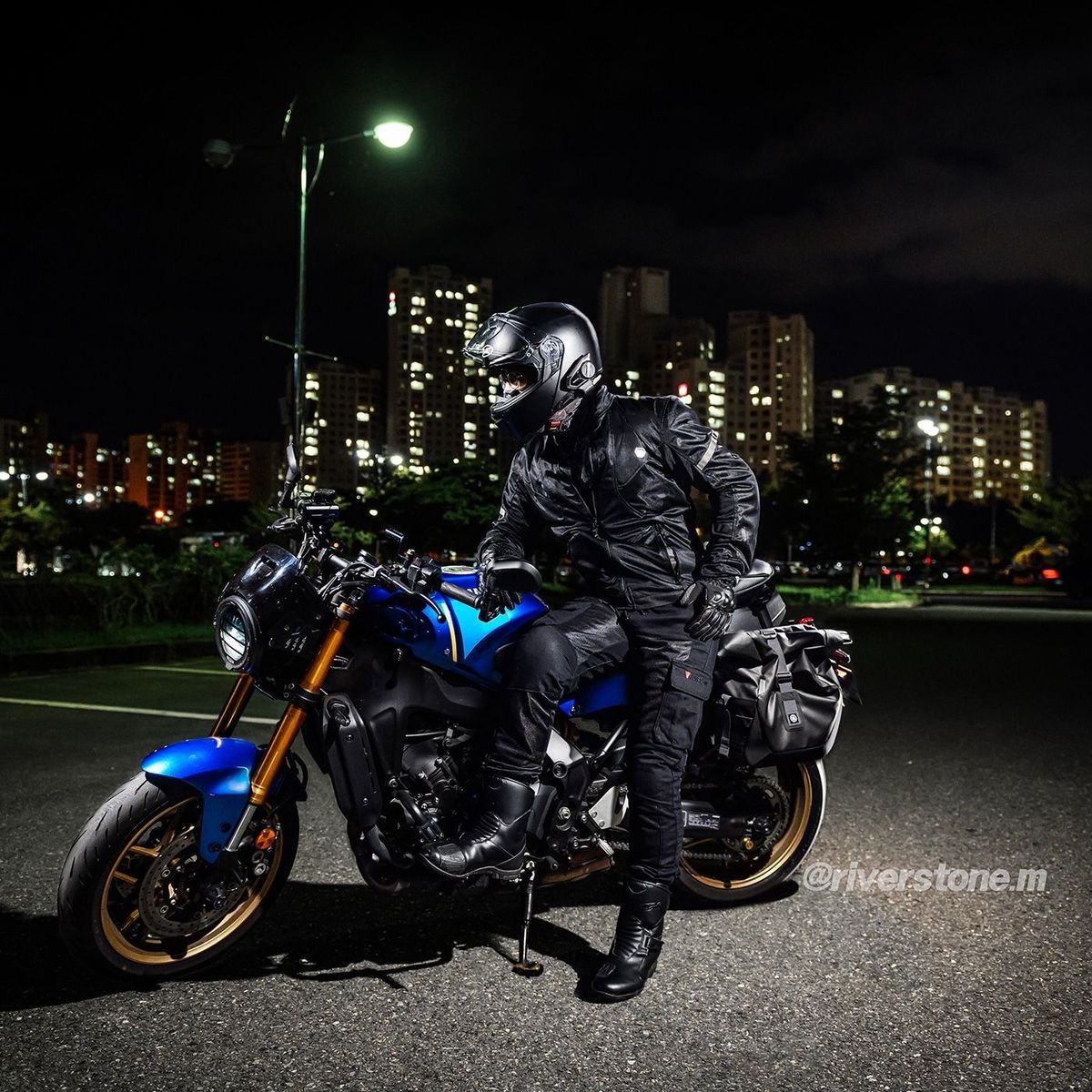 야마하 XSR 900 main